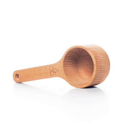 Amata Power wooden measuring spoon. One serving. It can hold up to 32 g of salmon protein. Easy to wash and reusable as many times as you wish.